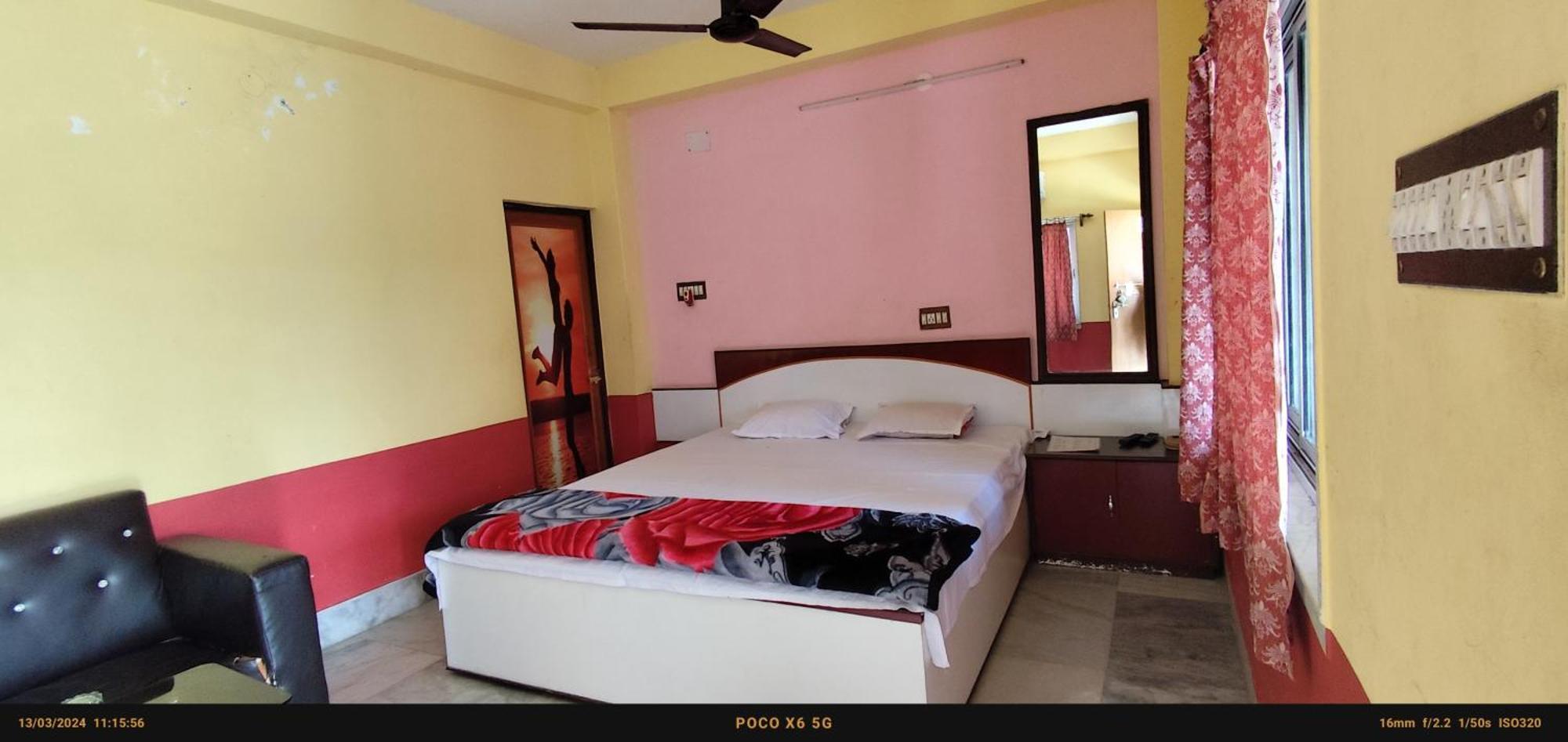 India Tours Only Ekanta Apan Hotel Mathurakhanda Kültér fotó